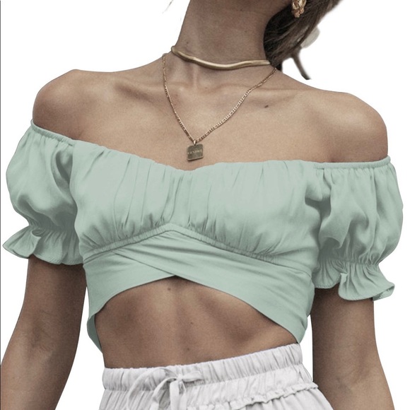 Saints + Secrets green off the shoulder crop top - Picture 3 of 3